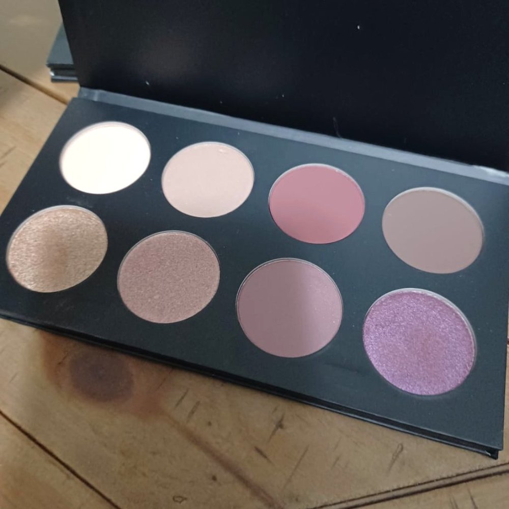 Younique Moonstruck Pressed Shadow (12)